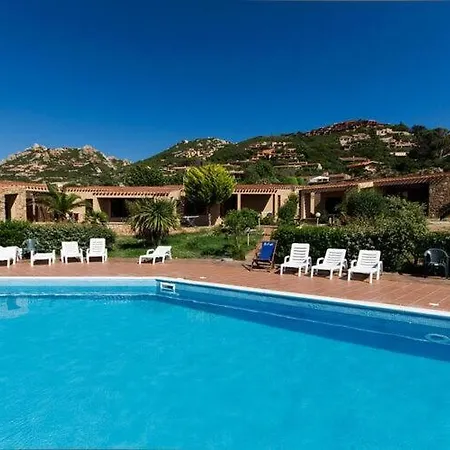 Townhouse With Communal Pool In Dom wakacyjny